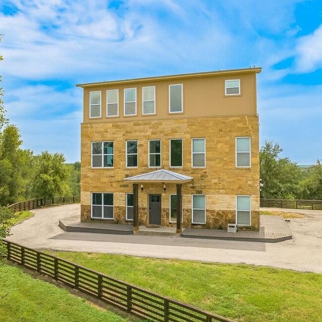 Building Photo - 520 Double Eagle Rnch Dr