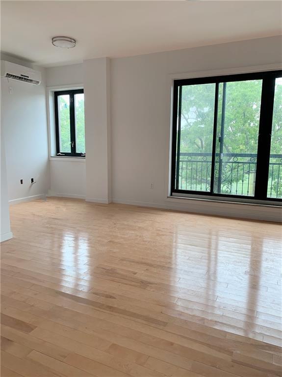 Foto del edificio - 128 Bay 43rd St