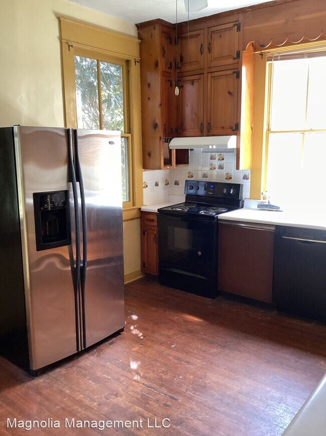 Building Photo - 4 br, 2 bath House - 114 Forest Ave.