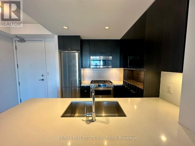 Building Photo - 88 Colgate Ave