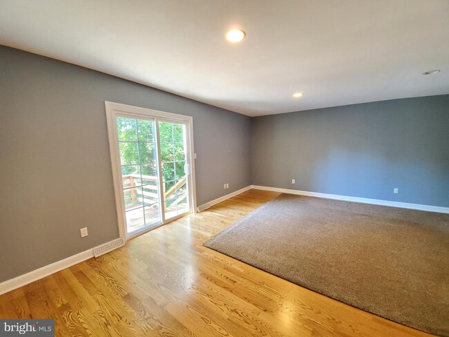 Building Photo - 5139 W Woodmill Dr