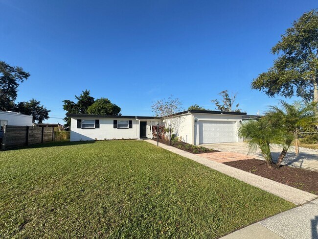 Building Photo - Welcome home — you’ve finally found the one!