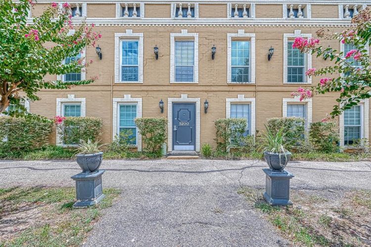Foto principal - 5200 Arboles Dr