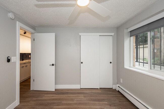 Interior Photo - 1341 Cook