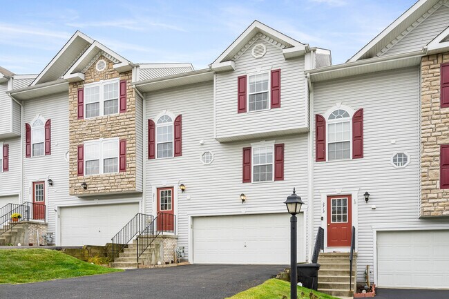 Foto del edificio - 2711 Canterbury Dr