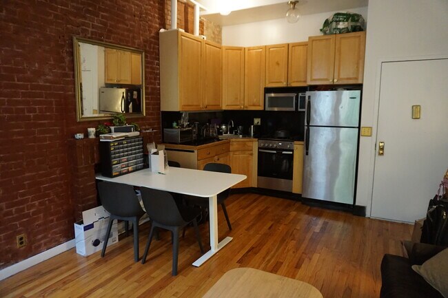 Foto del edificio - 328 E 77th St