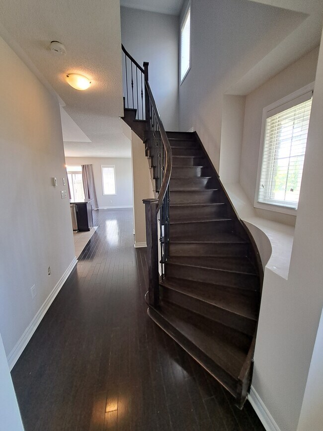 Photo du bâtiment - 1 Cedar Lake Cres