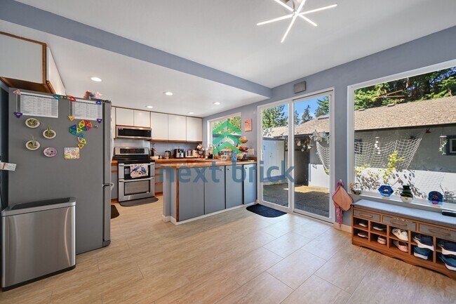 Foto del edificio - Charming 3-bedroom, 2.5 baths | Family-Friendly Bellevue Crossroads Neighborhood