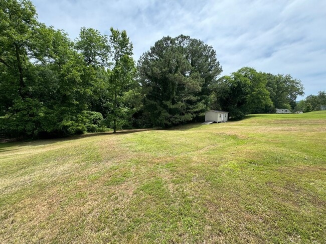 Building Photo - Large Historical 3/2 House in Summerville-...