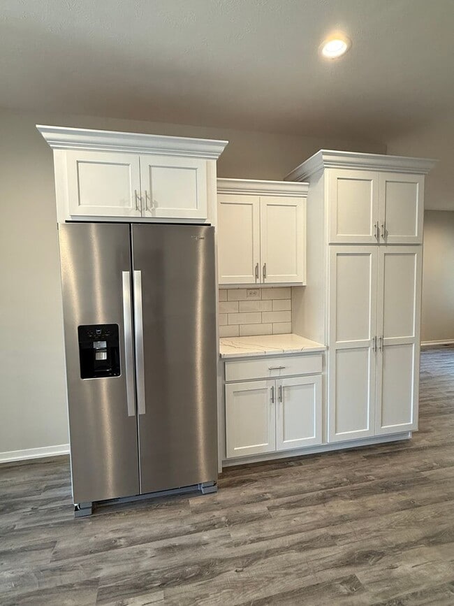 Building Photo - 2 Bedroom/2.5 Bath ranch townhome with 2 stall garage located in SE Lincoln