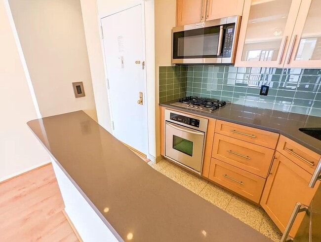 Foto del edificio - 23-22 30th Rd