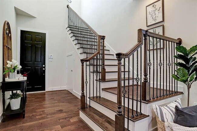 Building Photo - 8808 Hollister Pine Ct