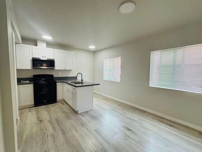 Building Photo - 7251 Elk Cir