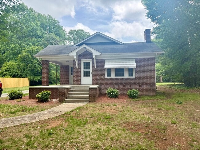 Building Photo - 3 bedroom, 1 bath house in Burlington