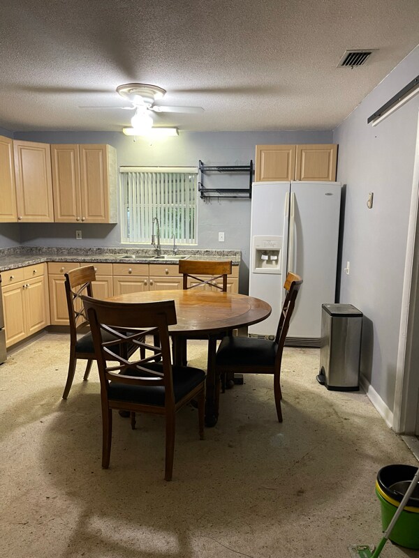 Foto del edificio - 2315 Coolidge Rd