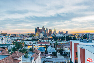 Building Photo - 1035 Figueroa Terrace