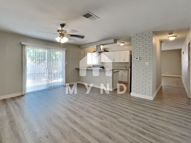 Building Photo - 4488 Sun Valley Dr