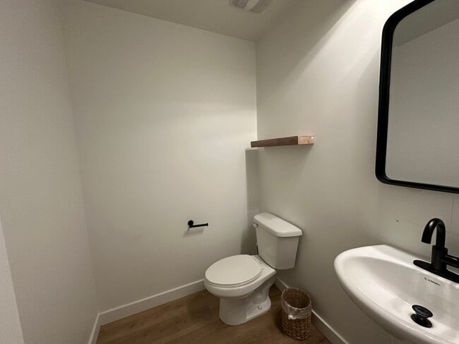 Building Photo - 583 N 260 E
