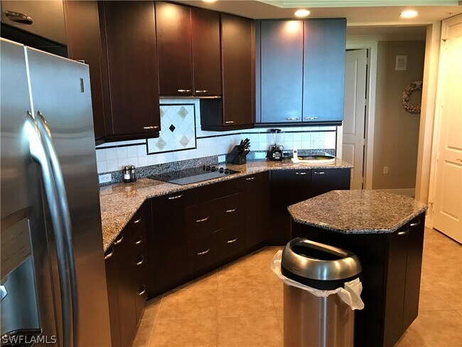 Building Photo - 24011 Via Castella Dr
