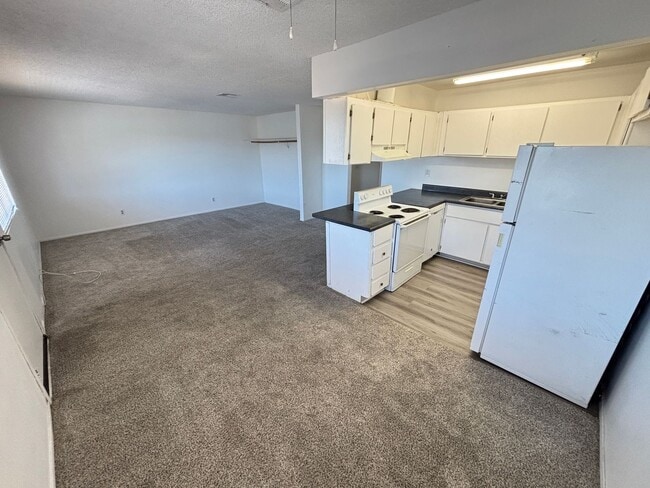 Building Photo - 147 Westminster Way