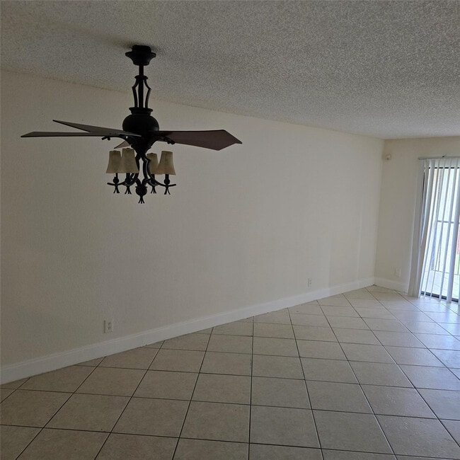 Foto del edificio - 7931 Southgate Blvd