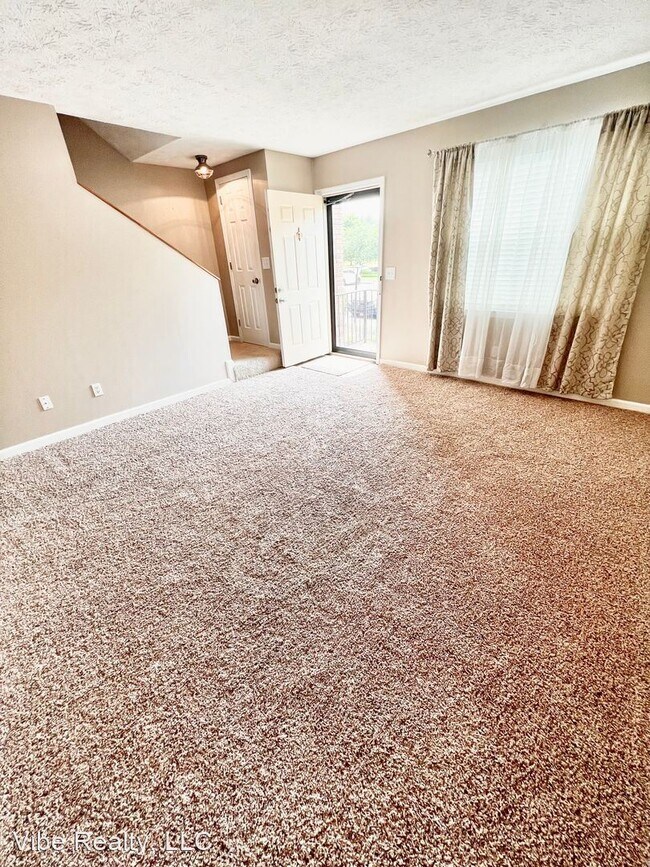 Building Photo - 2 br, 1.5 bath House - 204 Thistle Lane