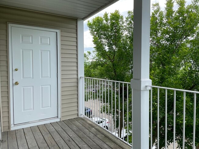 Building Photo - 3333 Stratford Ct