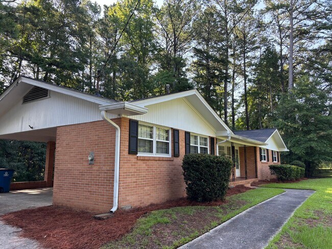 Building Photo - 405 Hip Pocket Rd