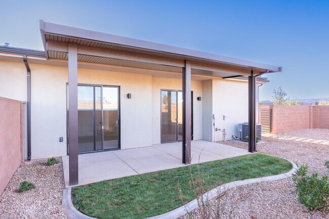 Building Photo - 2845 E Snowberry Dr