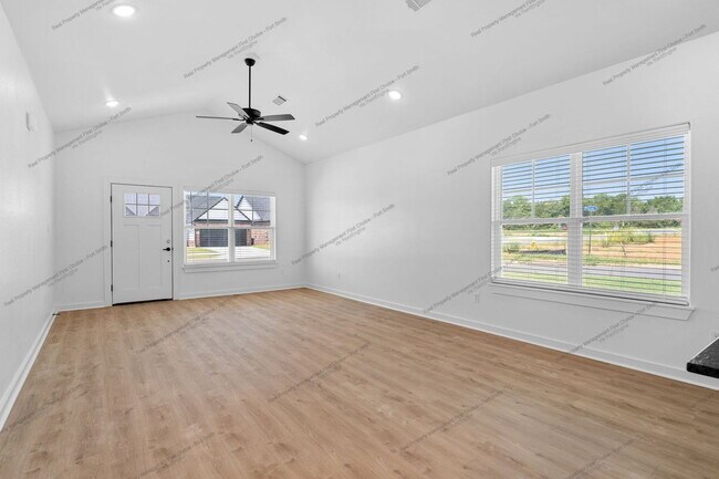 Foto del edificio - 8705 Cantera Dr