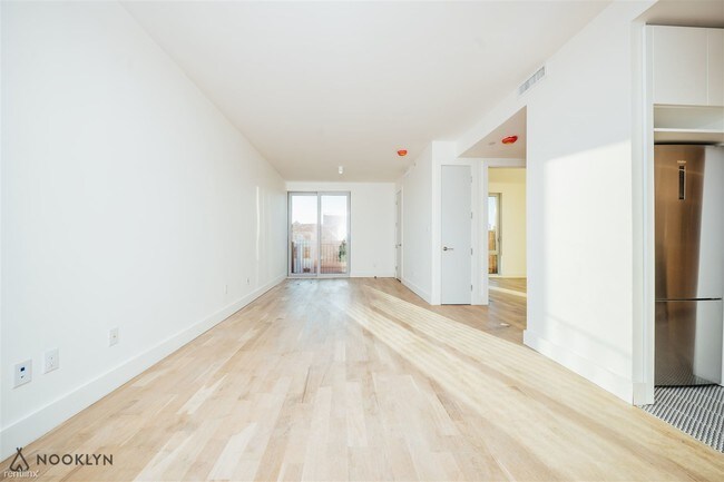 Building Photo - 2 br, 1 bath Apartment - 633 Marcy Ave