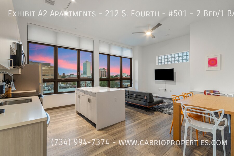 Building Photo - Exhibit A2 Apartments - 212 S. Fourth -#501 - 2 Bed/1 Bath + Balcony