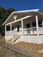 Building Photo - 6668 W Wedington Dr