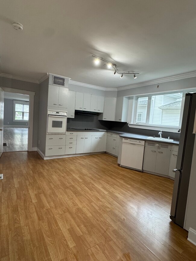 Foto del edificio - 258 Coburn Ave