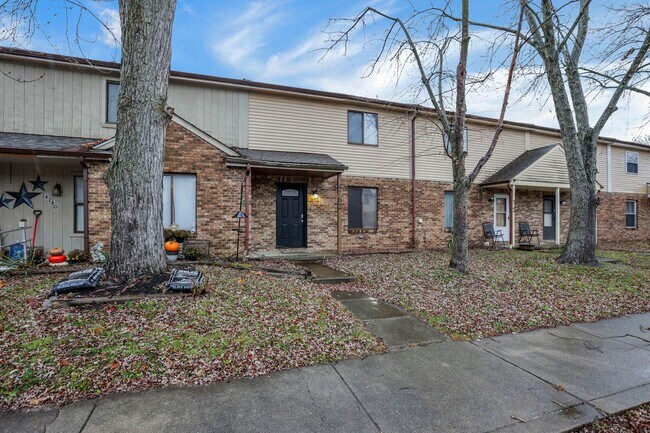 Foto del edificio - Beautiful 3 Bedroom 1.5 Bathroom Townhome Minutes from Easton