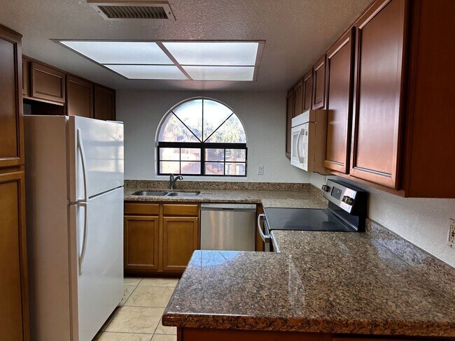 Foto del edificio - 700 E Mesquite Cir