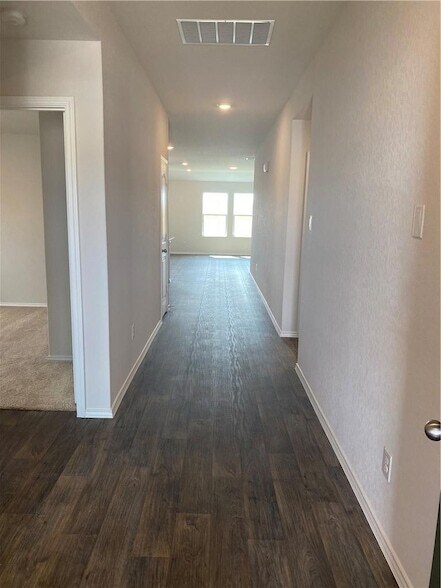 Building Photo - 820 Nodding Nixie