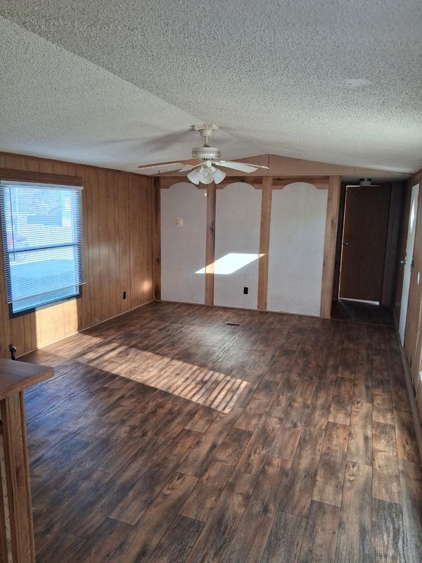 Foto del edificio - 6909 Sunbeam Ct