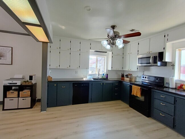 Foto del edificio - 325 Grape St
