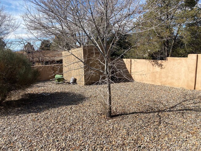 Building Photo - EXECUTIVE FOOTHILLS 4 Bedrooms 2.5/BA 2/CG...