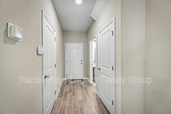 Building Photo - 10323 Alder Creek Ln