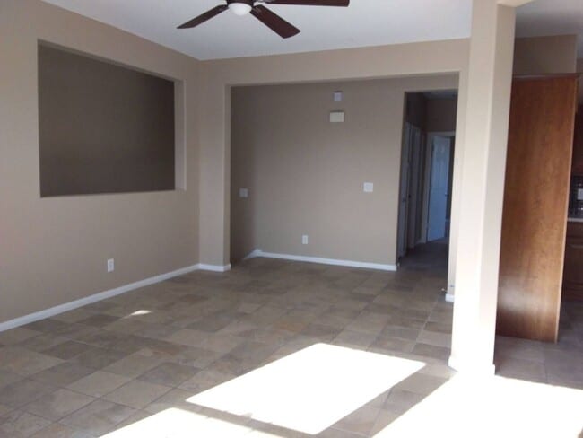 Building Photo - Mountains Edge - Townhome!