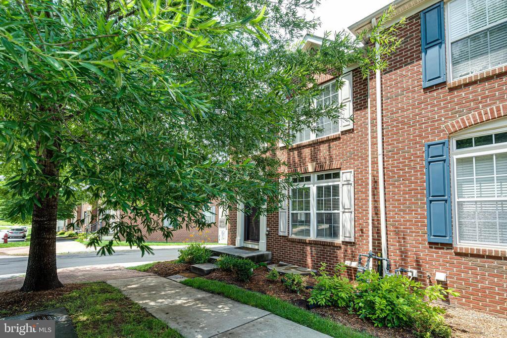 Primary Photo - 2390 Abington Dr