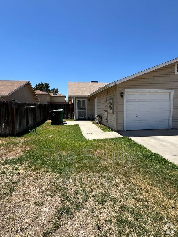 Building Photo - 1035 N Wisconsin Way