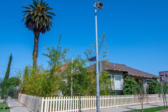 Photo - 2667 S Catalina St House