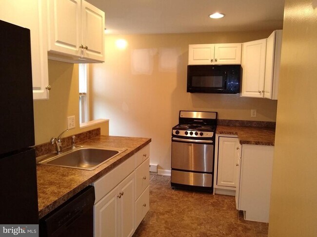 Foto del edificio - 37 N Hellertown Ave