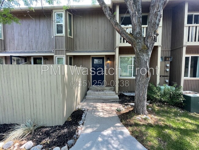 Photo - 662 East Cobblestone Lane Townhome