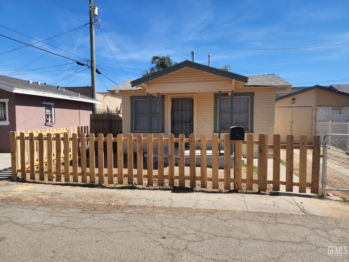 Primary Photo - 118 Eye St