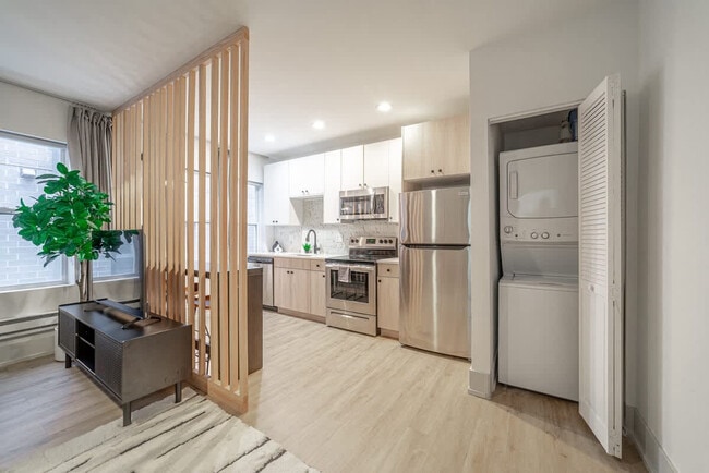 Foto del edificio - 3546 N Southport Ave