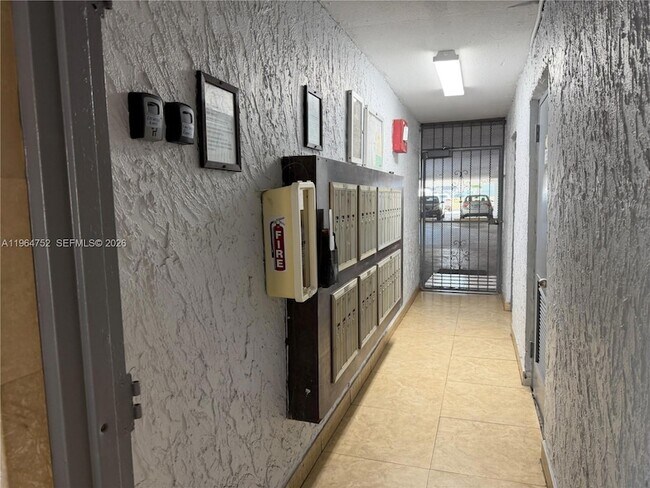 Foto del edificio - 13685 NE 10th Ave